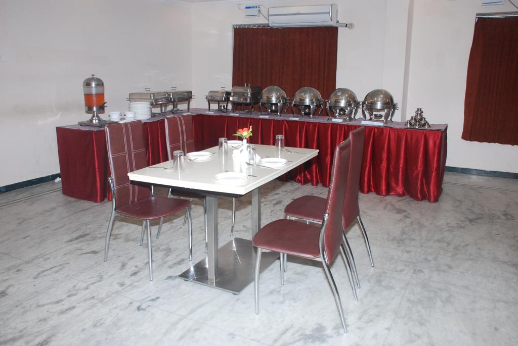 Hotel Vpn Residency Velanganni Bagian luar foto