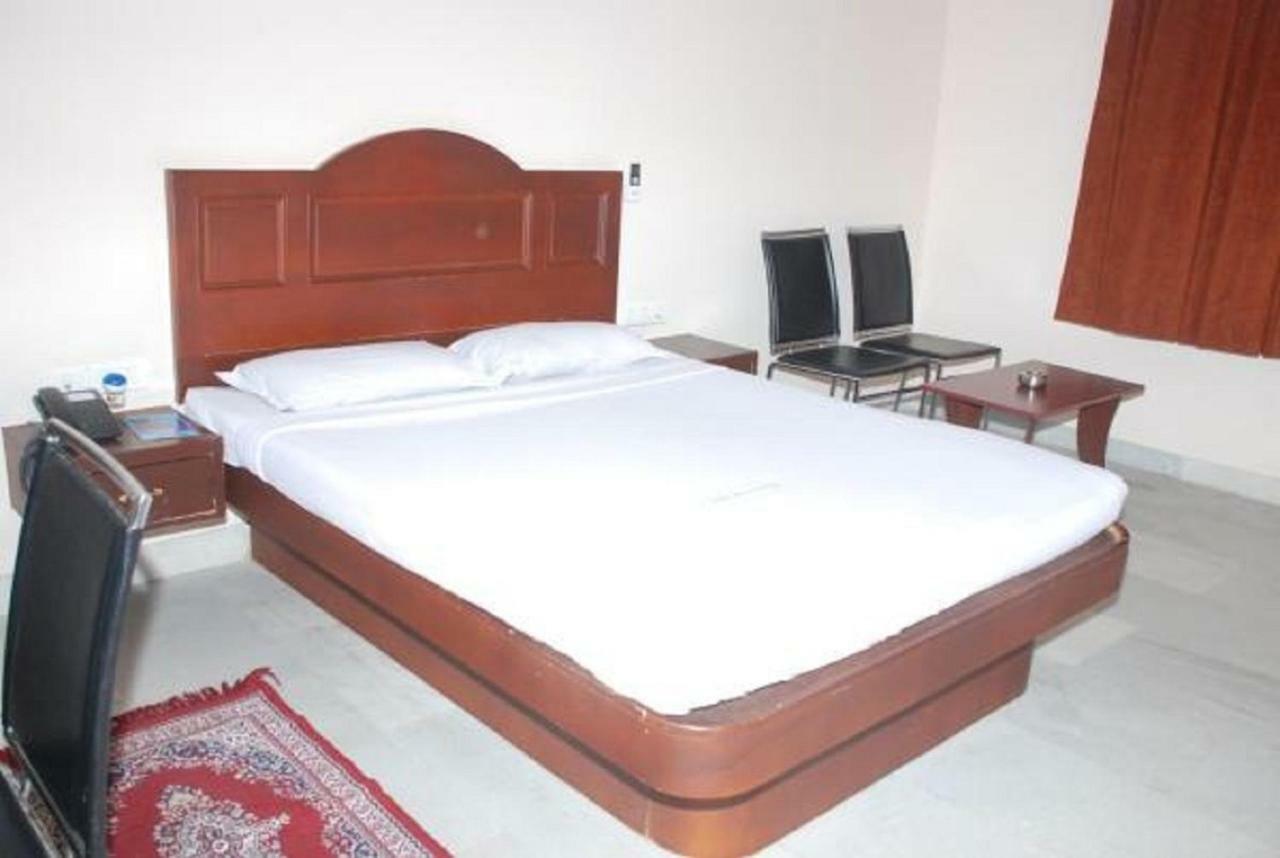 Hotel Vpn Residency Velanganni Bagian luar foto