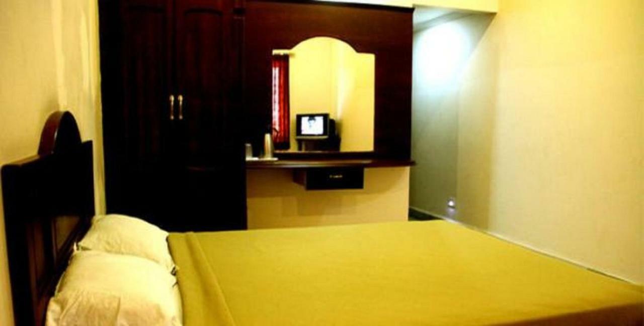 Hotel Vpn Residency Velanganni Bagian luar foto
