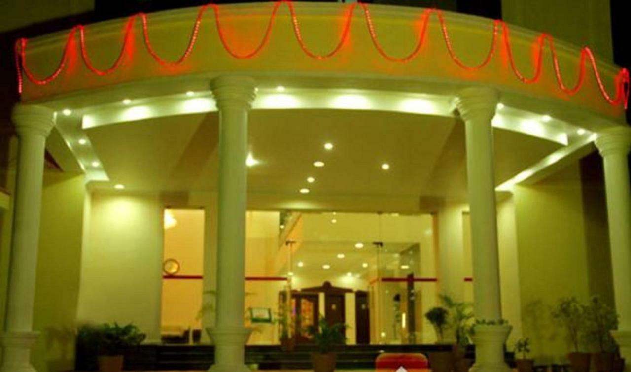 Hotel Vpn Residency Velanganni Bagian luar foto