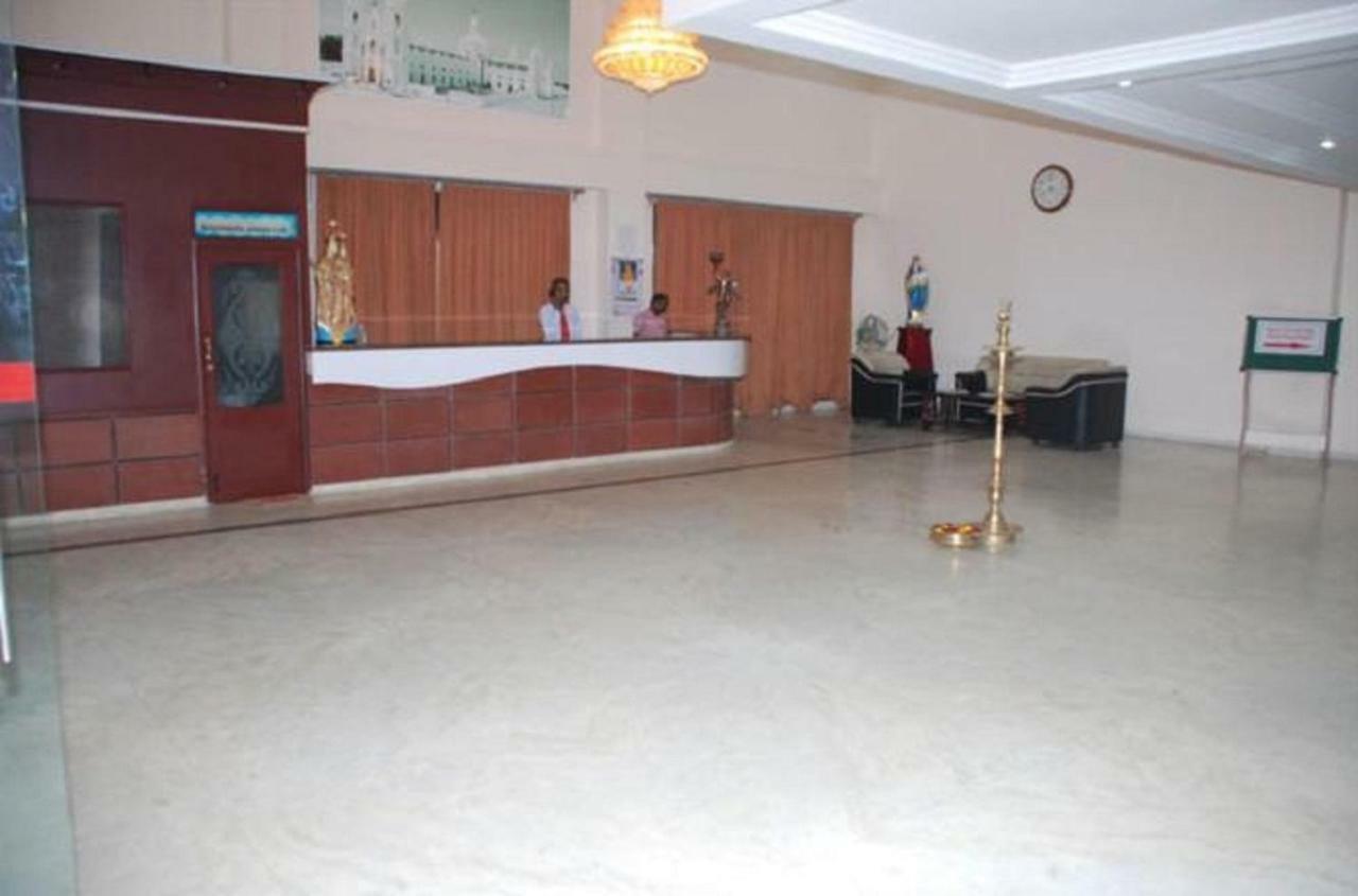 Hotel Vpn Residency Velanganni Bagian luar foto
